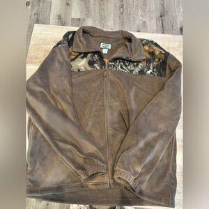 Lewis & Clark Outdoors men’s fleece zip up jacket. XL